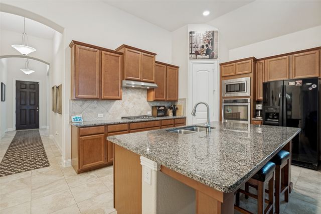 2810 Green Circle Drive, Mansfield, TX 76063