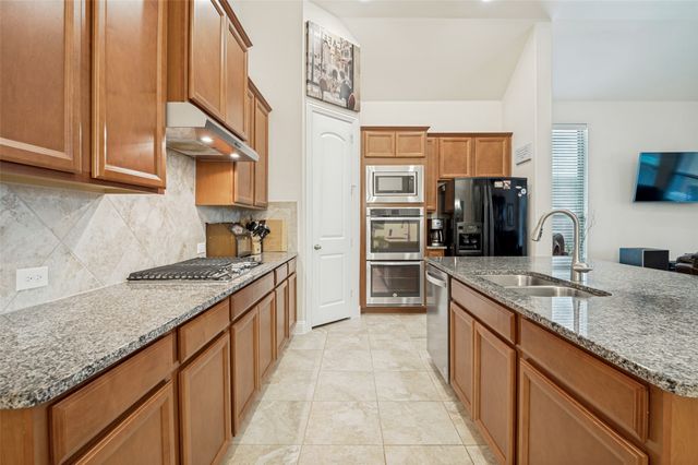 2810 Green Circle Drive, Mansfield, TX 76063