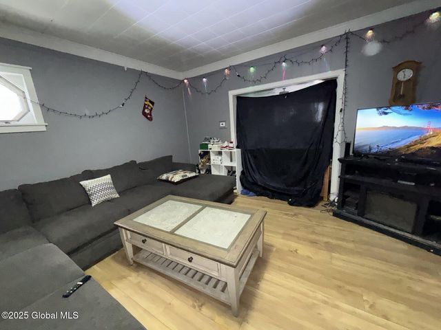2838 Broadway, Rotterdam, NY 12306