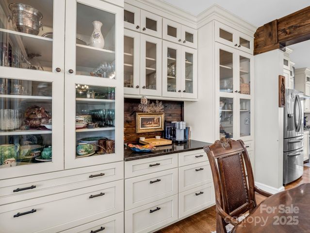 765 Higher Path, Saluda, NC 28773