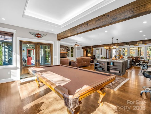 765 Higher Path, Saluda, NC 28773