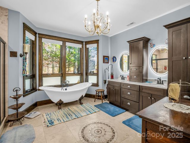 765 Higher Path, Saluda, NC 28773