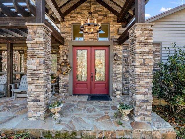 765 Higher Path, Saluda, NC 28773