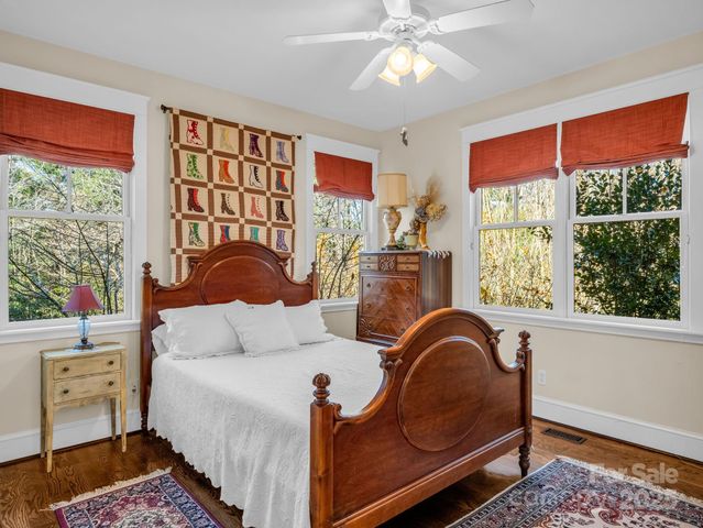 765 Higher Path, Saluda, NC 28773