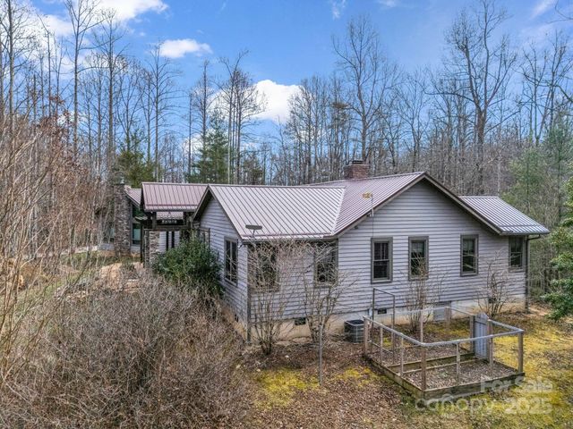 765 Higher Path, Saluda, NC 28773