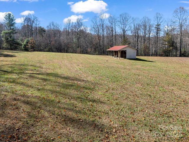 765 Higher Path, Saluda, NC 28773
