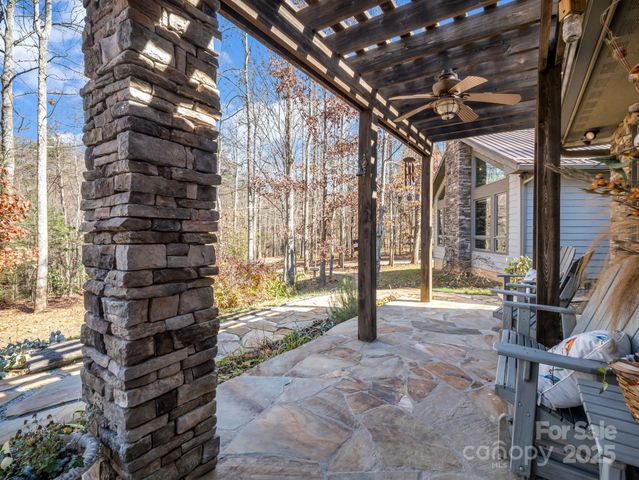 765 Higher Path, Saluda, NC 28773