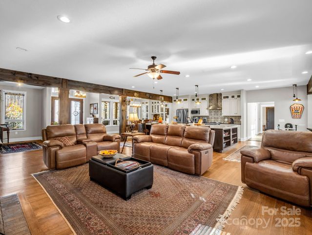 765 Higher Path, Saluda, NC 28773