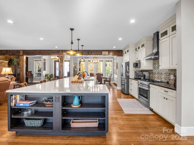 765 Higher Path, Saluda, NC 28773