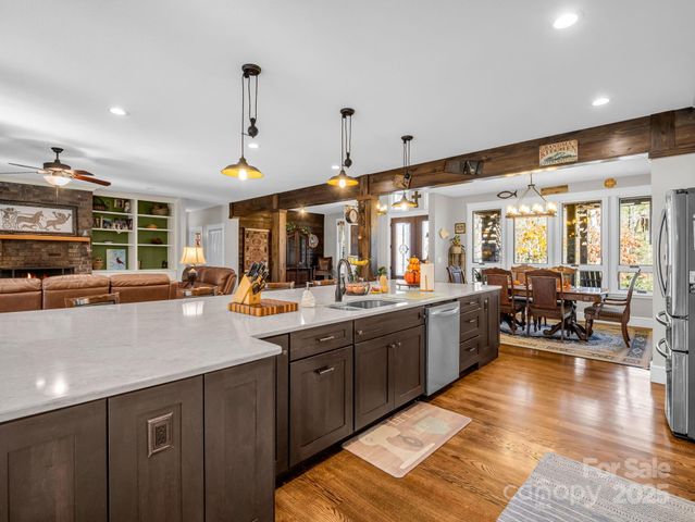 765 Higher Path, Saluda, NC 28773