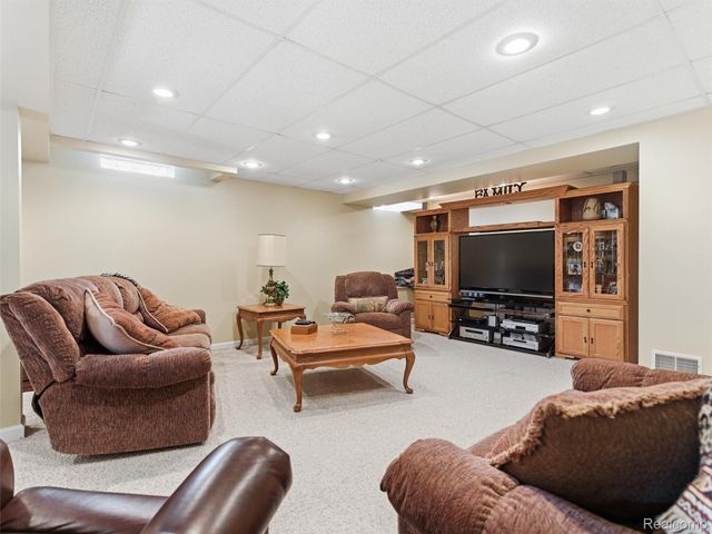 22564 Pigeon River Drive, Macomb Township, MI 48042