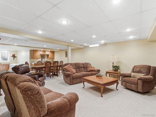 22564 Pigeon River Drive, Macomb Township, MI 48042