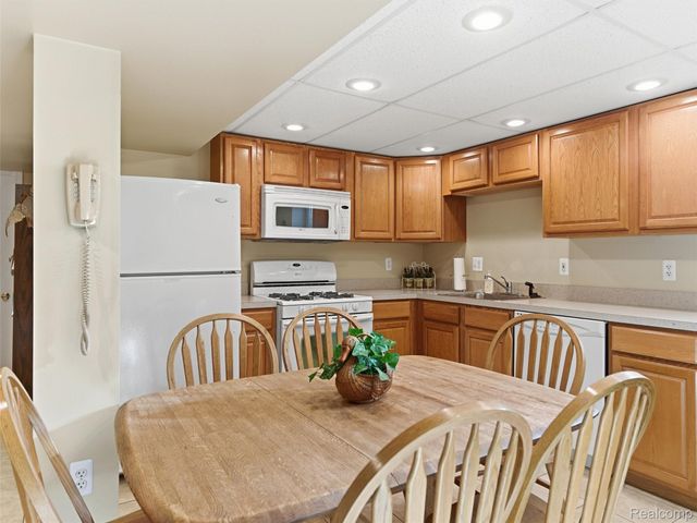 22564 Pigeon River Drive, Macomb Township, MI 48042