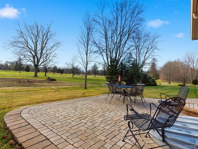 22564 Pigeon River Drive, Macomb Township, MI 48042