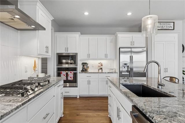 13870 NW 71st Street, Parkville, MO 64152