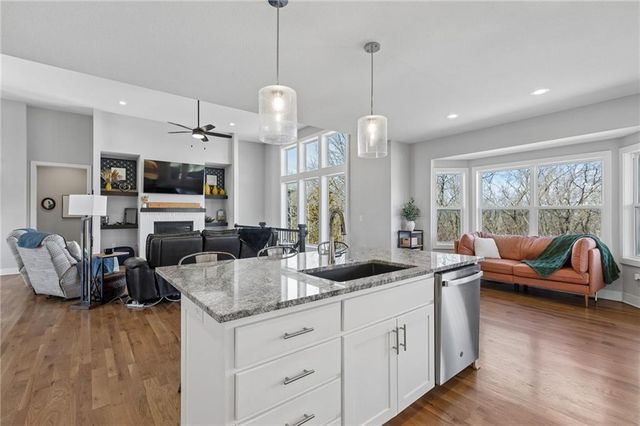 13870 NW 71st Street, Parkville, MO 64152