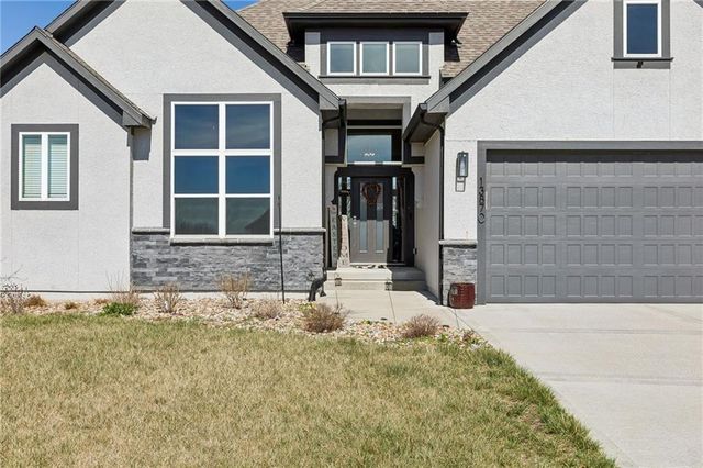 13870 NW 71st Street, Parkville, MO 64152