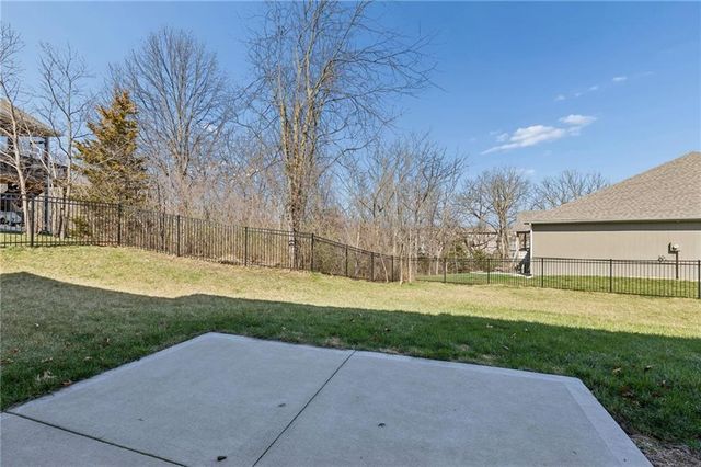 13870 NW 71st Street, Parkville, MO 64152