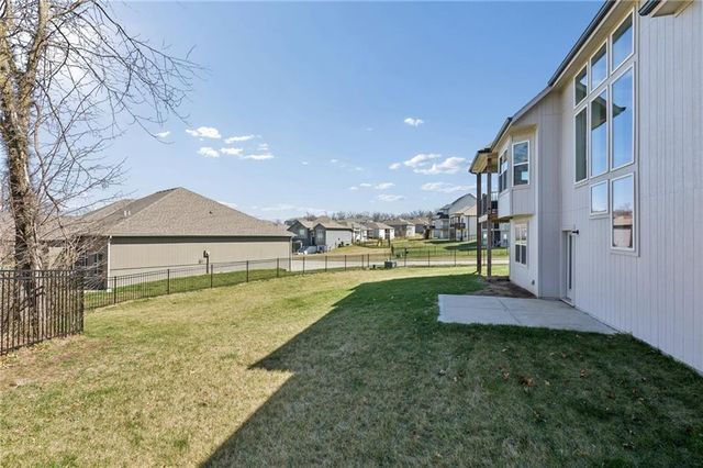 13870 NW 71st Street, Parkville, MO 64152