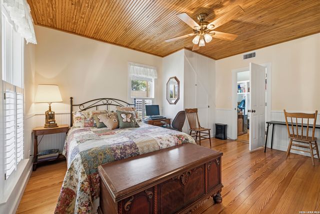 505 W San Antonio, Fredericksburg, TX 78624