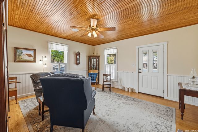 505 W San Antonio, Fredericksburg, TX 78624