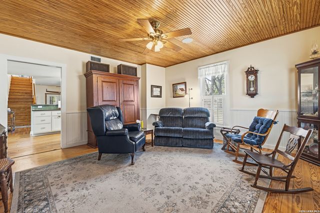 505 W San Antonio, Fredericksburg, TX 78624