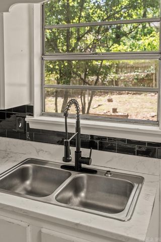 82 Somerset Drive, North Little Rock, AR 72118