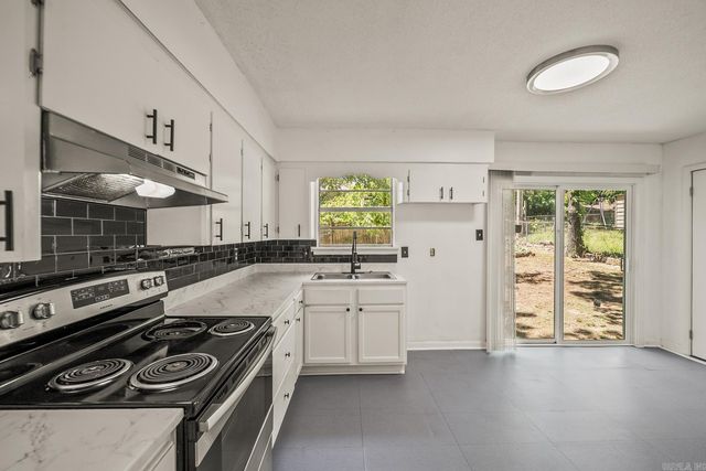 82 Somerset Drive, North Little Rock, AR 72118