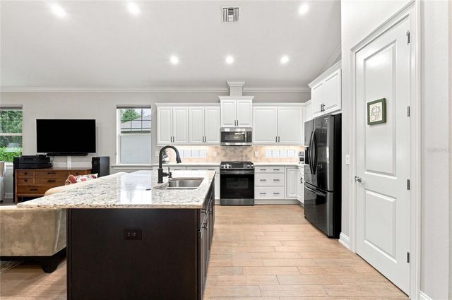 7851 LAKE JAMES BOULEVARD, Lakeland, FL 33810