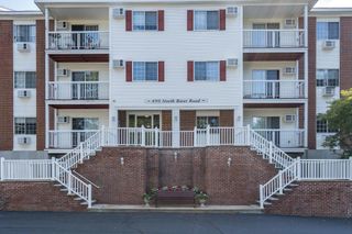 490 River Rd Apt 30, Manchester, NH 03104