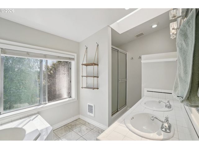 3220 Ne 33RD Ave, Portland, OR 97212