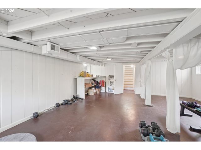 3220 Ne 33RD Ave, Portland, OR 97212