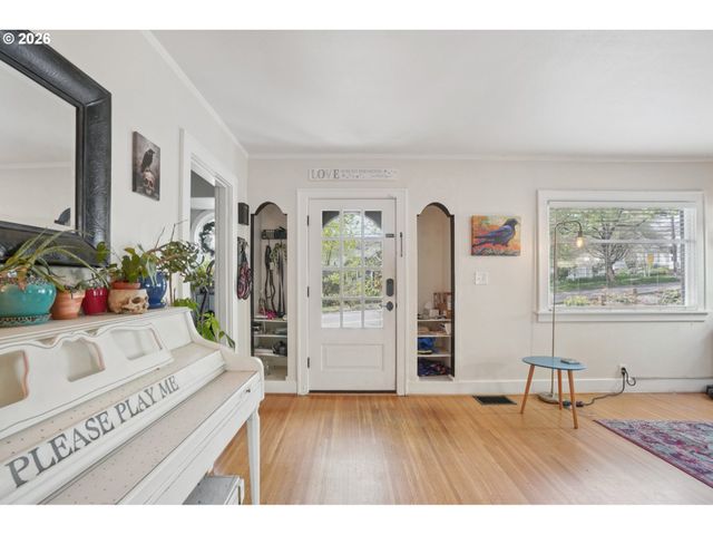 3220 Ne 33RD Ave, Portland, OR 97212