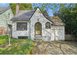 3220 Ne 33RD Ave, Portland, OR 97212