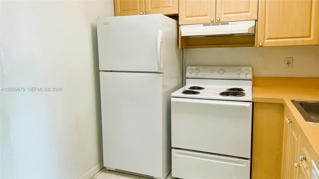 9350 Fontainebleau Boulevard 602, Miami, FL 33172
