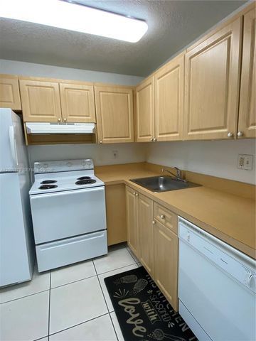9350 Fontainebleau Boulevard 602, Miami, FL 33172