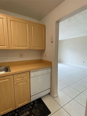 9350 Fontainebleau Boulevard 602, Miami, FL 33172