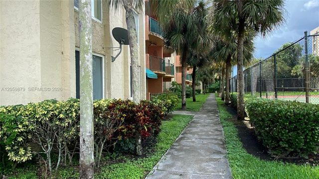 9350 Fontainebleau Boulevard 602, Miami, FL 33172