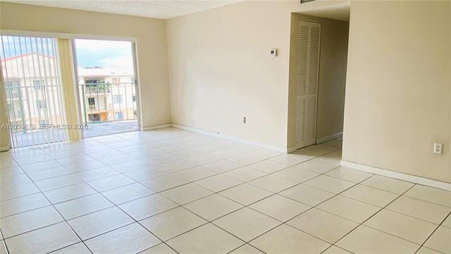 9350 Fontainebleau Boulevard 602, Miami, FL 33172