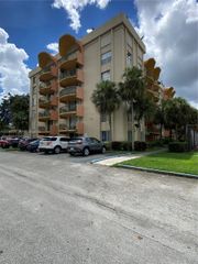 9350 Fontainebleau Boulevard 602, Miami, FL 33172