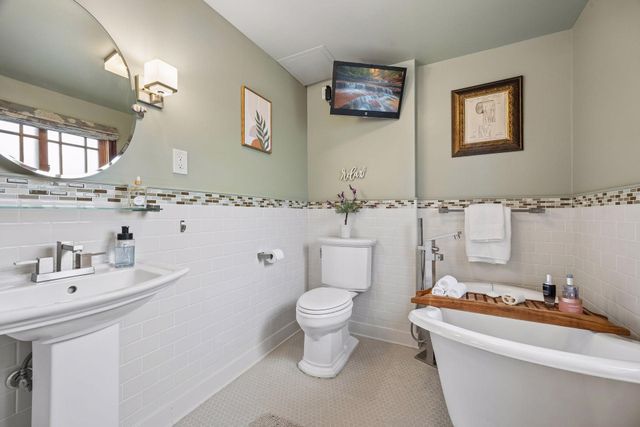 4011 Grimes Avenue S, Edina, MN 55416