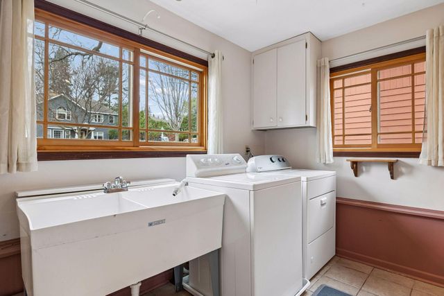 4011 Grimes Avenue S, Edina, MN 55416