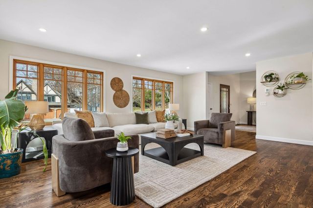 4011 Grimes Avenue S, Edina, MN 55416