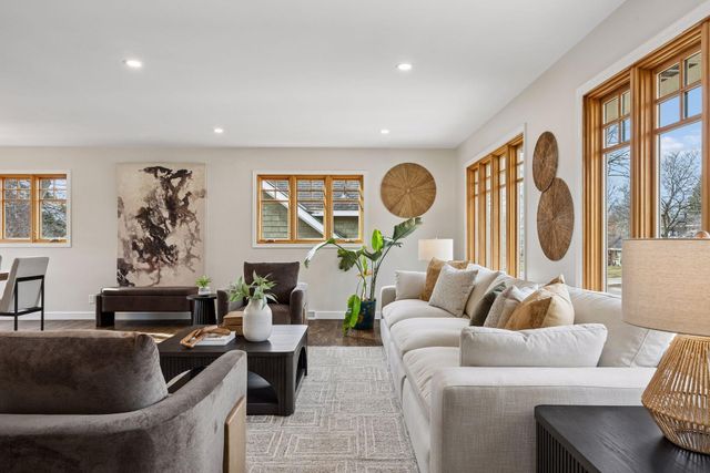 4011 Grimes Avenue S, Edina, MN 55416