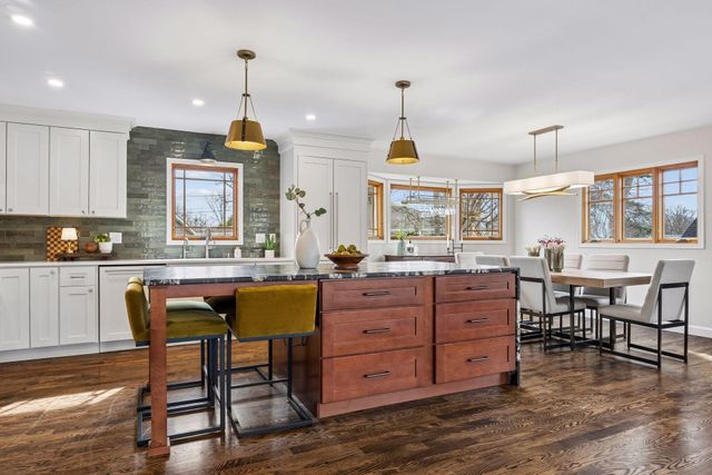 4011 Grimes Avenue S, Edina, MN 55416