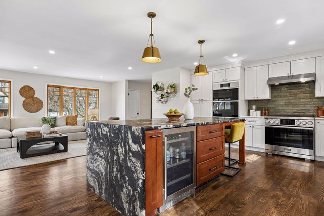 4011 Grimes Avenue S, Edina, MN 55416