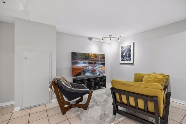 4011 Grimes Avenue S, Edina, MN 55416