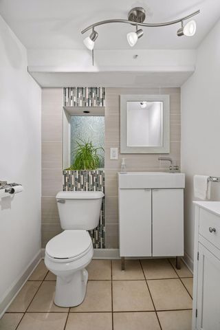 4011 Grimes Avenue S, Edina, MN 55416