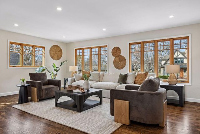 4011 Grimes Avenue S, Edina, MN 55416