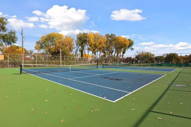 4011 Grimes Avenue S, Edina, MN 55416